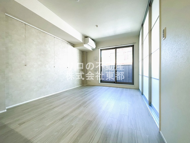 居室・リビング　広いリビングでゆったりくつろげる憩いの空間♪