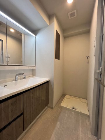 洗面設備　※反転タイプの写真です