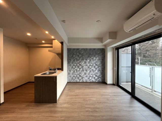 居室・リビング　※反転タイプの写真です