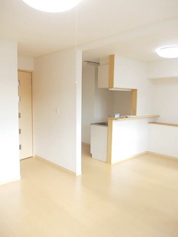 居室・リビング　こちらのリビングで趣味の時間をお楽しみください