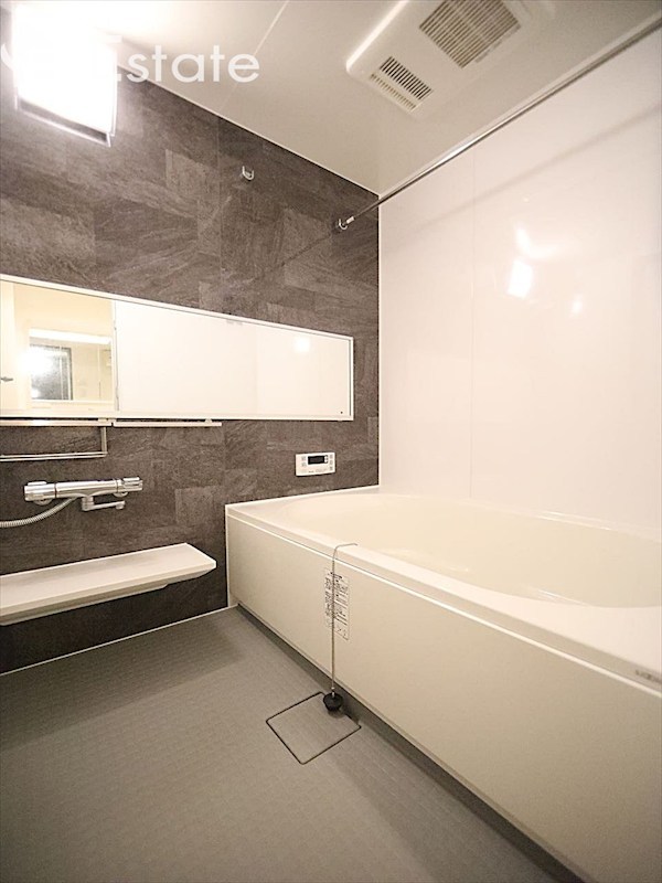 バス・シャワールーム　バスルーム