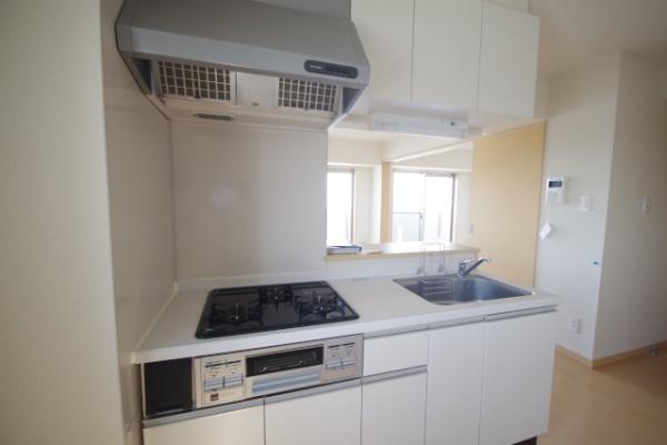 キッチン　楽しくくつろげるLDK！　15.5帖