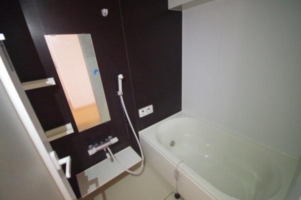 バス・シャワールーム　収納しやすいシャンプードレッサー