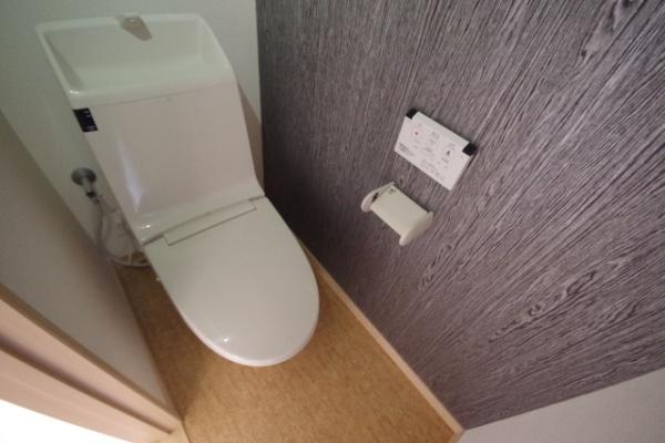 トイレ　カウンター型システムキッチン！３口コンロ