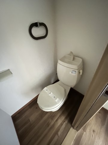 トイレ　バストイレ別です