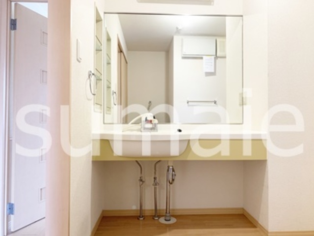 洗面設備　独立洗面台。