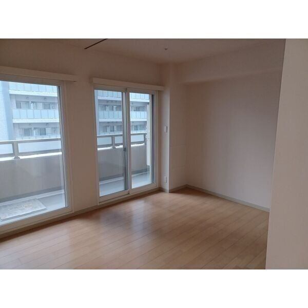 バルコニー　※写真は別号室です。