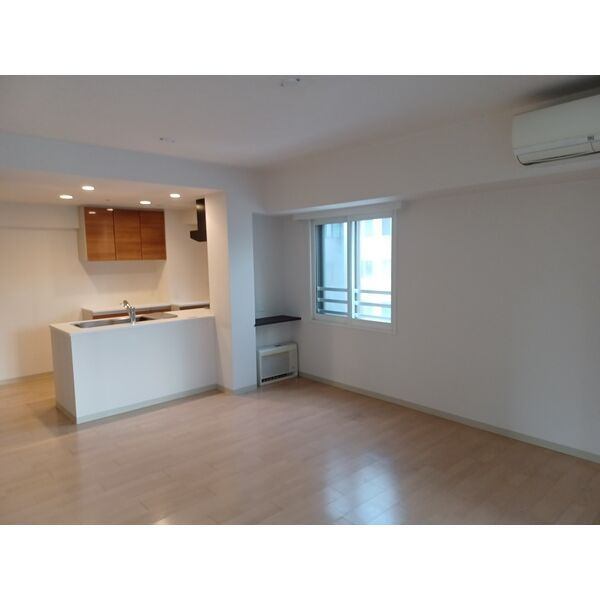 居室・リビング　※写真は別号室です。