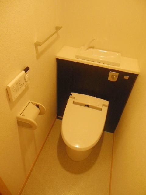 トイレ　★タンクレスなオシャレトイレ★