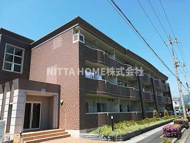 建物外観　都市ガス使用の物件です◎トランクルームです＊ＲＣ造物件◇