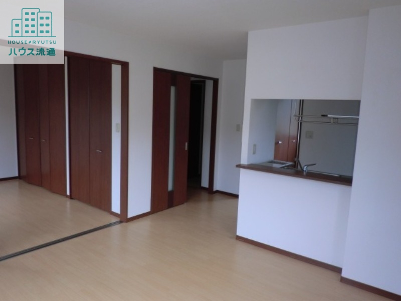 居室・リビング　※別号室の差真