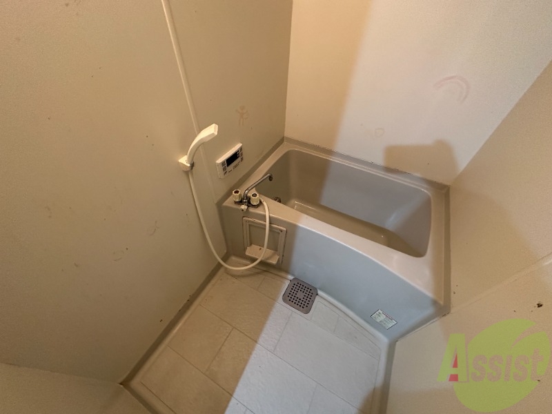 バス・シャワールーム　浴槽につかって１日の疲れを癒してくださいね。