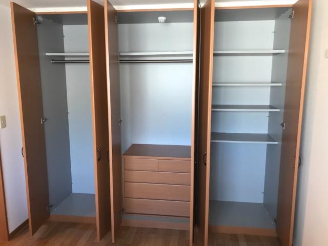 収納　北側洋室収納