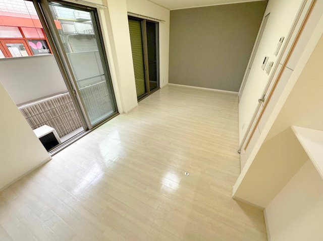 居室・リビング　解放感があって心地よいリビングです。