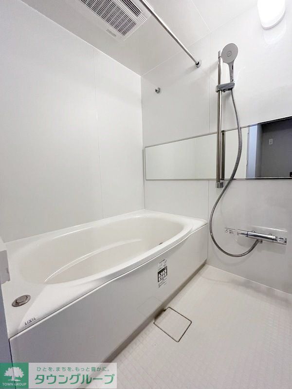 バス・シャワールーム　※偶数階と奇数階で色が異なります