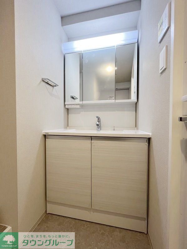 洗面設備　※偶数階と奇数階で色が異なります