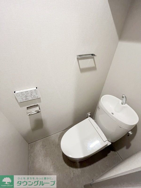 トイレ　※偶数階と奇数階で色が異なります