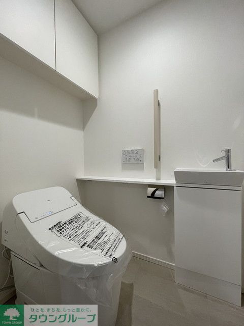 トイレ　※写真は同タイプ住戸です。