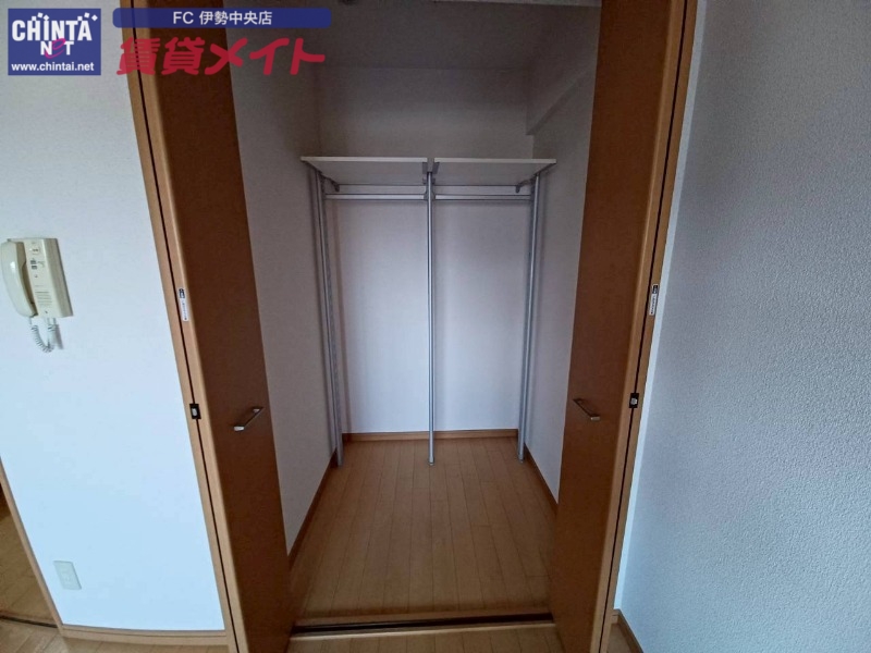 収納　同型参考写真