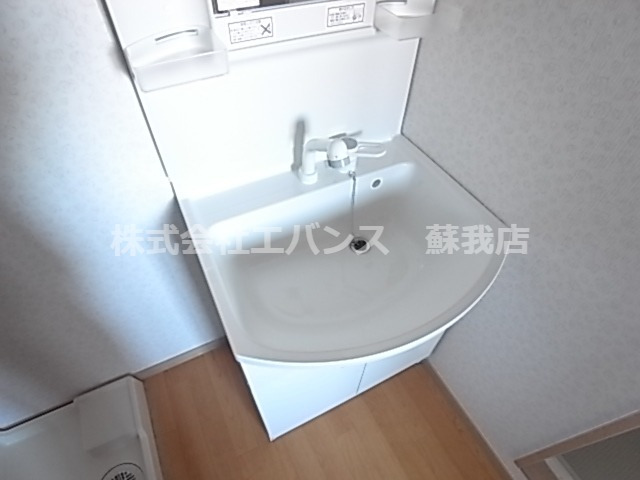 洗面設備　コンパクトで使いやすい洗面所
