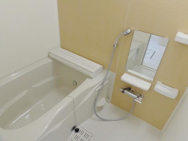 バス・シャワールーム　浴室乾燥付きです。