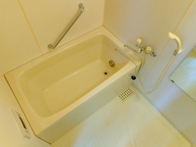 バス・シャワールーム　バスルーム