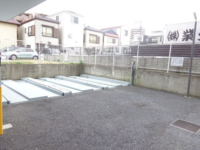 駐車場　駐車場