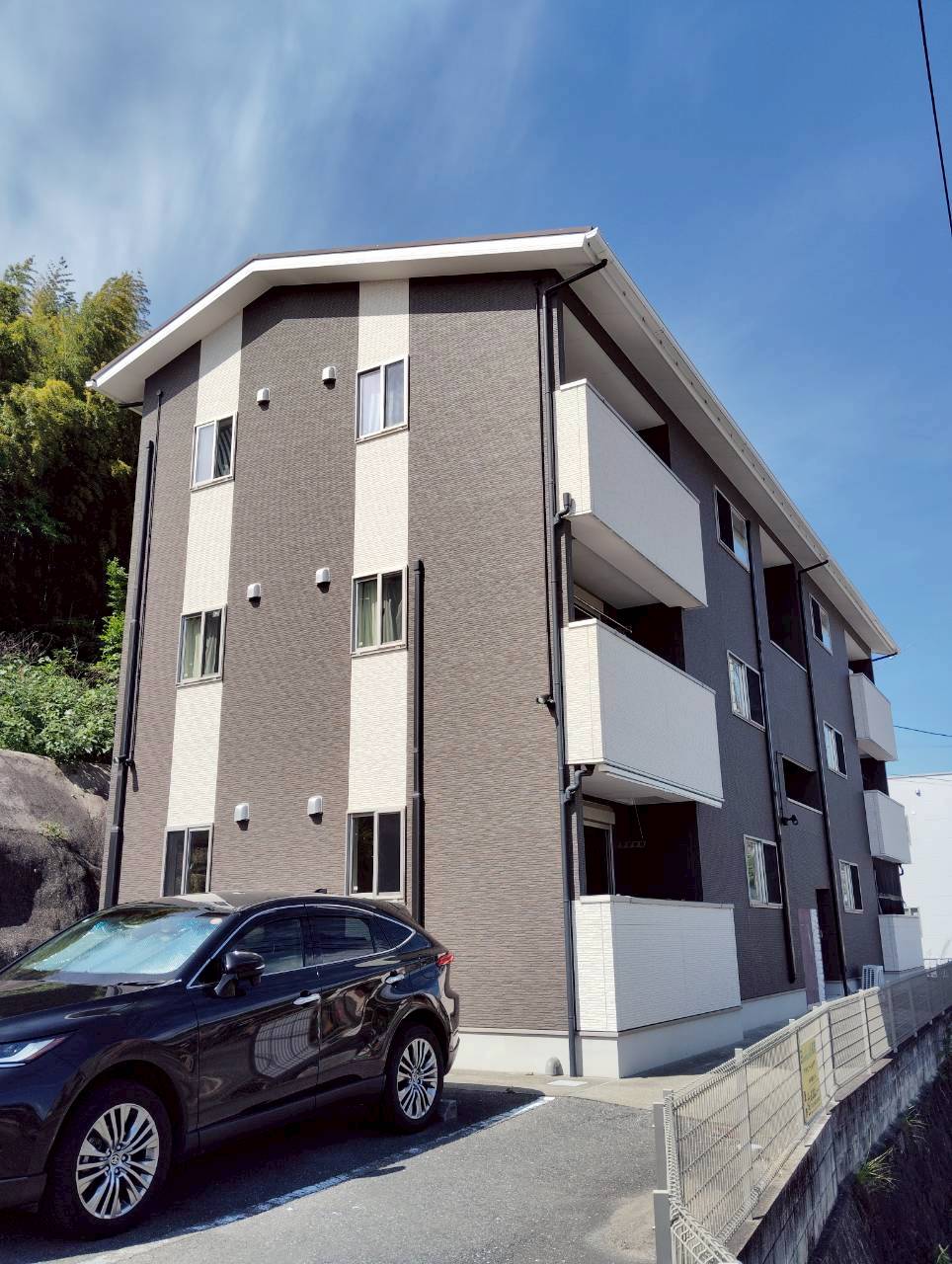建物外観　大村駅　徒歩５分