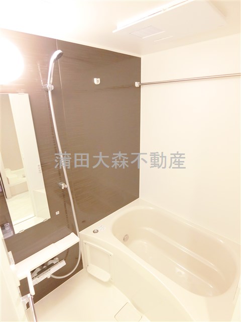 バス・シャワールーム　追焚と浴室乾燥機付きのバスルーム　お風呂