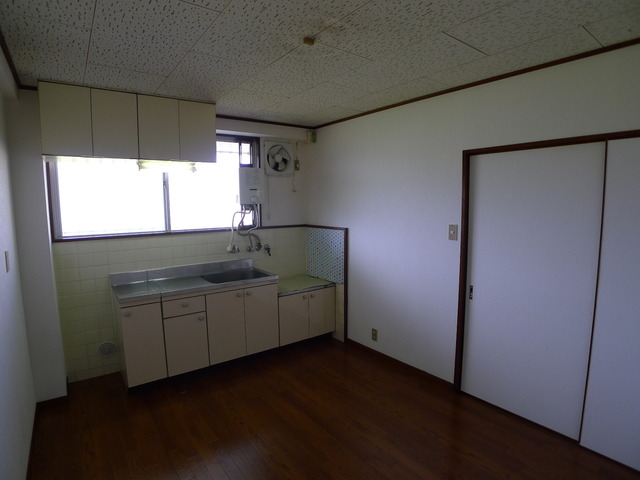 第二春陽マンションの居間写真