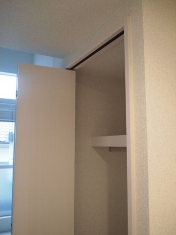収納　※写真は同じマンションの違う部屋のものになります。
