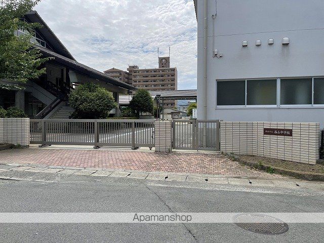中学校　熊本市立西山中学校（中学校）まで1000m