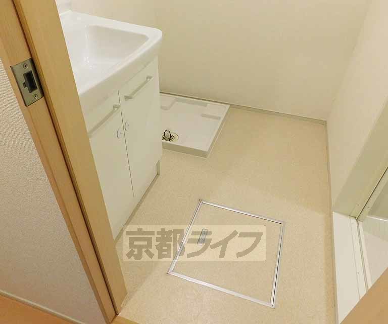 洗面設備　ゆったりとした脱衣所です。