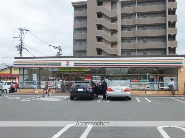 コンビニ　セブンイレブン（コンビニ）まで401m