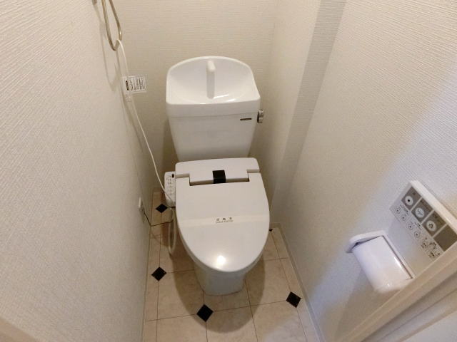 トイレ　ウォシュレット完備です