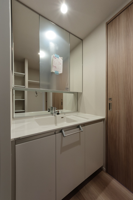 洗面設備　※写真は同タイプ住戸です。
