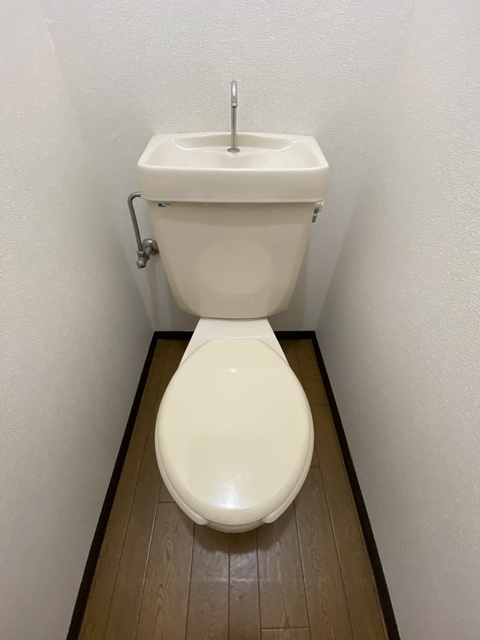 トイレ　シンプルです。