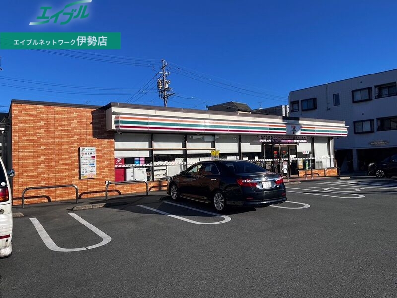 コンビニ　セブンイレブン伊勢市曽祢2丁目店（コンビニ）まで153m
