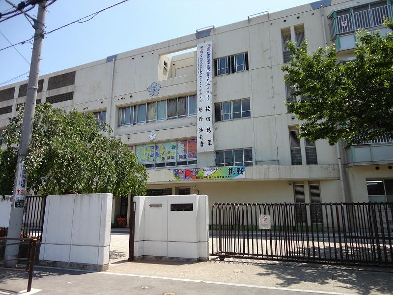 中学校　南加瀬中学校（中学校）まで122m