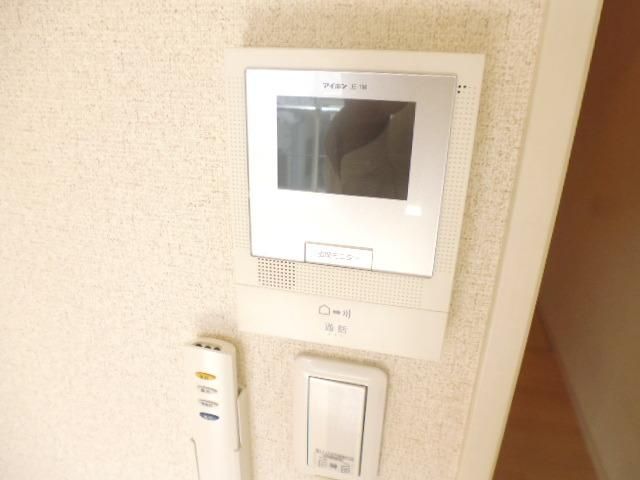 セキュリティ　★おしゃれな外観！★陽当り良好です！