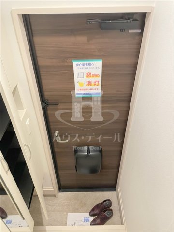 玄関　収納もある玄関です