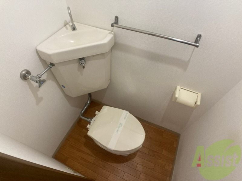 トイレ　こちらはトイレです。清潔感があり、安心して使用できます。