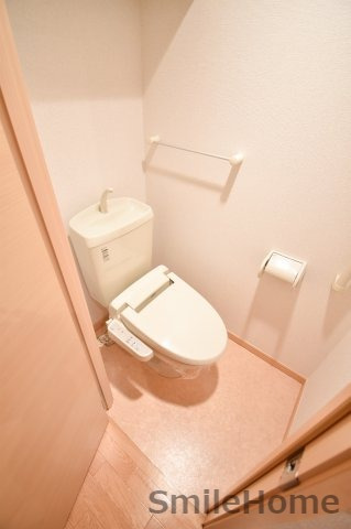 トイレ　清潔感があるトイレです。入るとホッとする、そんな空間。
