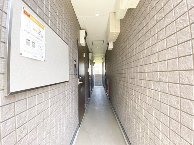 エントランス　落ち着いたエントランスです☆