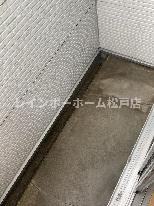 バルコニー　陽当たり良好なバルコニーです