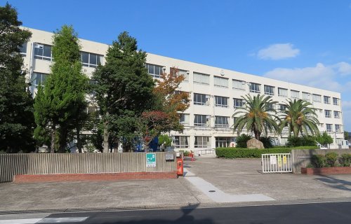 小学校　播磨町立播磨西小学校（小学校）まで969m