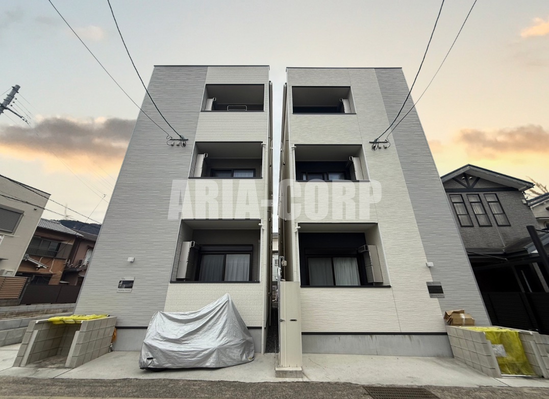 建物外観　2023年完成、大手ハウスメーカー施工のデザイナーズアパート