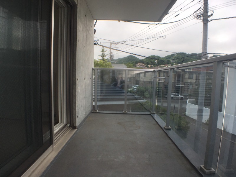バルコニー　バルコニーです。洗濯物を干したり一息ついたりできますね！