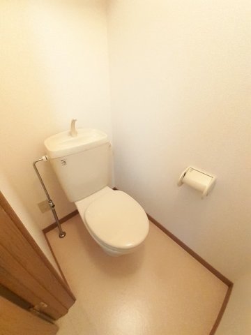 トイレ　清潔感のあるトイレです