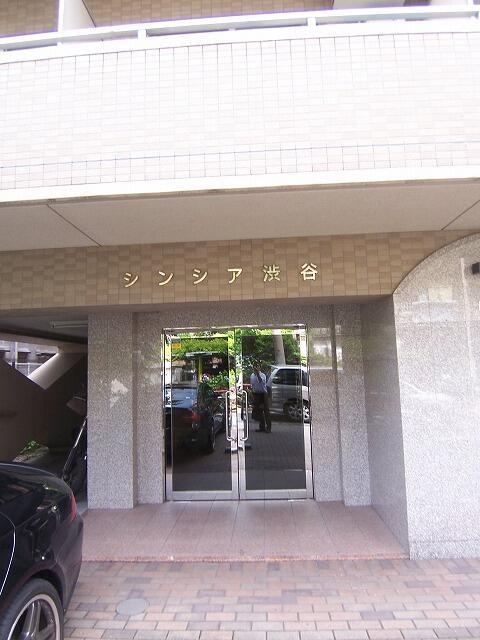 エントランス　清潔なエントランスです
